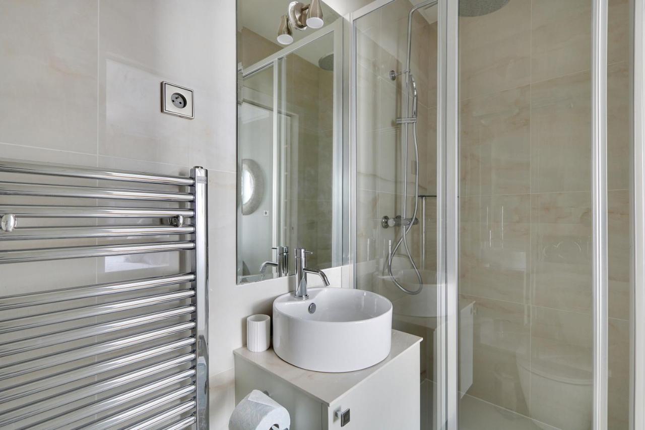 Pick A Flat'S Apartments In Montmartre - Rue Lepic Paris Exterior photo