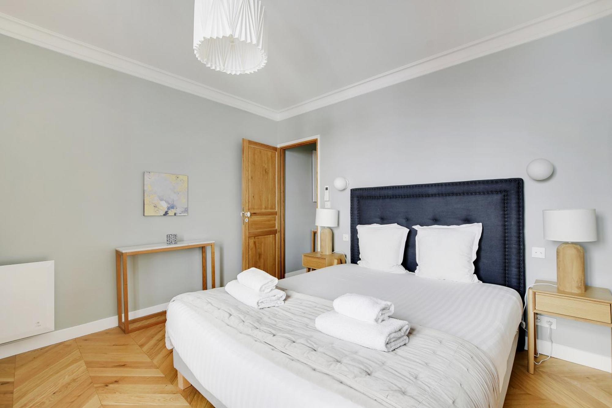 Pick A Flat'S Apartments In Montmartre - Rue Lepic Paris Exterior photo